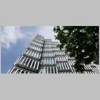 Norman Foster, PwC, More London (2009), photo on architecture-history.org.jpg